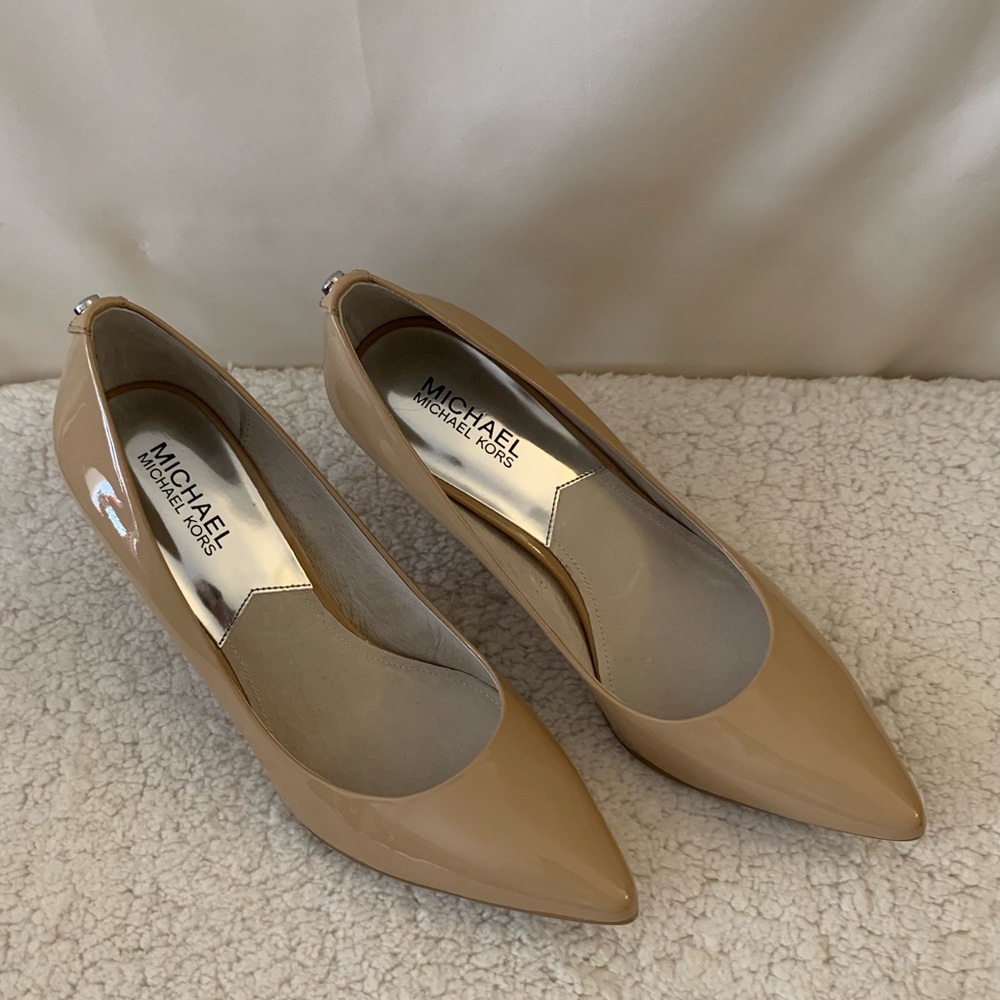Michael Kors Nude Pumps
